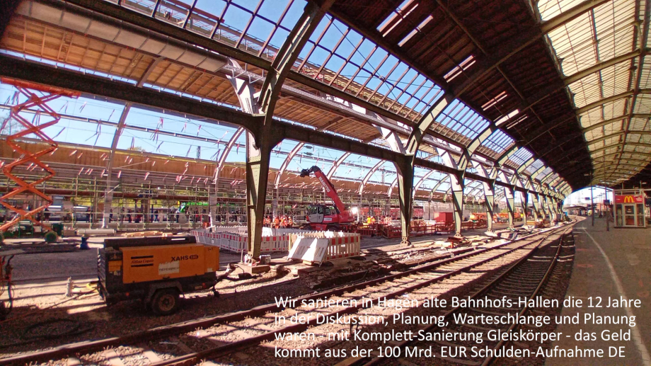 da waren 30 Leute in Orange zu sehen - Bravo - Schafft Euch - Macht voran - Die Zeit läuft - Heller - Beton-Bahnsteige mit Dehnungsfuge alle 10 m etc. Ran jetzt