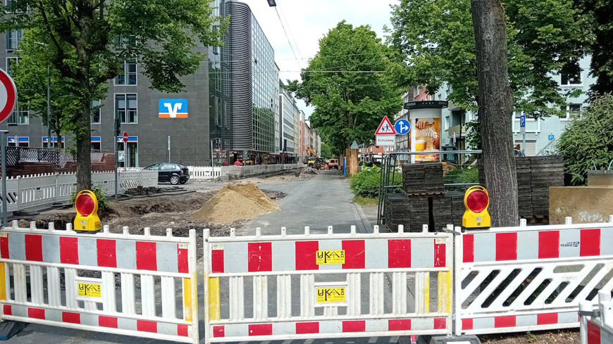 Sinnloser leerer Fahrradweg in der Bahnhofstr. Hagen