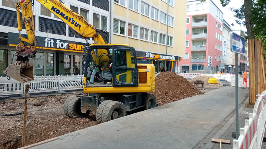 Sinnloser leerer Fahrradweg in der Bahnhofstr. Hagen