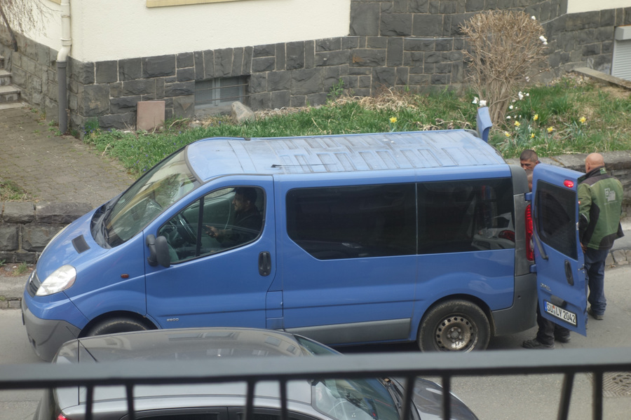 >>> welche Bautruppen - Bravo an Fa. Selecta - die Telekom AG aufgefahren hat um der Ahrstr. 7 Hagen (Ing. Büro Goebel) einen Top-Glasfaser-Anschluss bereitzustellen - Danke trotz unverlangt.