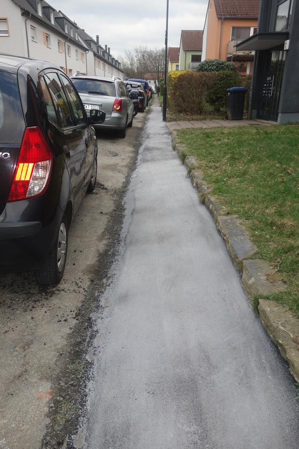 >>> welche Bautruppen - Bravo an Fa. Selecta - die Telekom AG aufgefahren hat um der Ahrstr. 7 Hagen (Ing. Büro Goebel) einen Top-Glasfaser-Anschluss bereitzustellen - Danke trotz unverlangt.