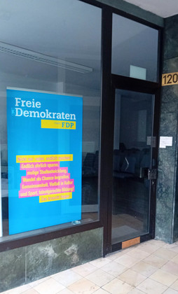 Eingang FDP Wahlbüro Bergischer Ring 120