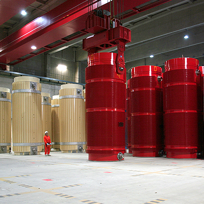 >>> BGZ denkt über PKA nach weil der Nachweis für die Zwischen- lager Verlängerung offen - Idee - Behälter öffnen, und schauen ob die Brennelement noch ziehbar sind ??? - DBHD befüllt holt sich 1 Brennstab und befüllt damit Prototyp Endlager-Behälter ELB 