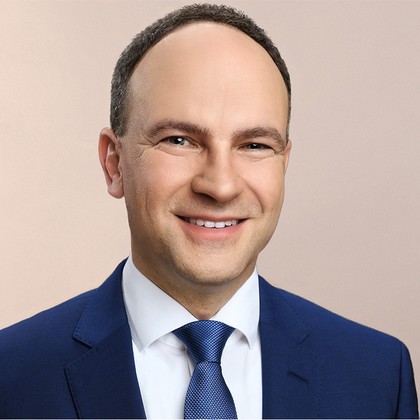 >>> https://www.linkedin.com/in/markus-lindner-29519b252/ - Die EWN Gruppe hat einen neuen kaufmännischen Geschäftsführer - Henry Cordes ging in Rente - Herr Markus Lindner kam von der KTE - Danke für LinkedIN - MfG Ing. Goebel - DBHD holt auch in Lubmin 