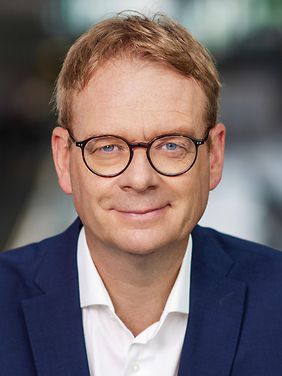 >>> https://lnkd.in/dxws5rf7 - Sehr geehrter Herr Dr. Gebhart MdB - Obmann CDU im Umwelt-Ausschuss. - Danke sehr für LinkedIN - Fühlt sich an wie vom Himmel gesandt - Hoffnung - Beste Grüsse von Ing. Goebel - Endlager-Planer