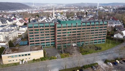 Büro zu vermieten - weit oben gelegen - mit Hubschrauber-Landeplatz