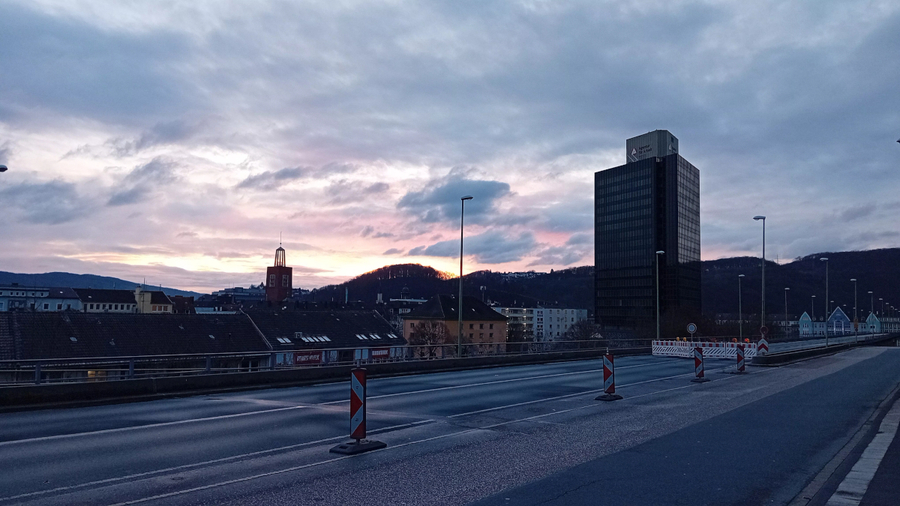   >>> Bahnsteig 4 - Hagen HBF - Komplett-Erneuerung - eine Ortsbegehung im Feb. 2026 -  Gut geworden - Bravo - Beste Grüsse an die ARGE IHT Balter von Ing. Goebel - Hagen