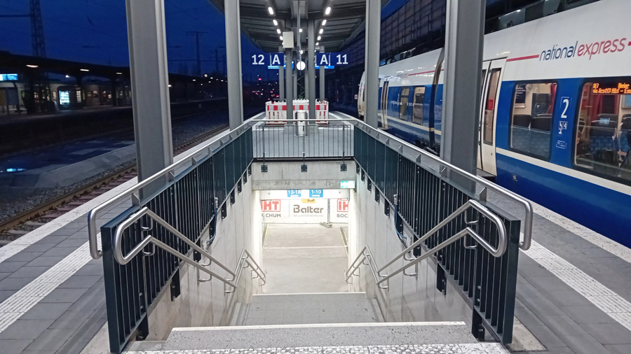   >>> Bahnsteig 4 - Hagen HBF - Komplett-Erneuerung - eine Ortsbegehung im Feb. 2026 -  Gut geworden - Bravo - Beste Grüsse an die ARGE IHT Balter von Ing. Goebel - Hagen